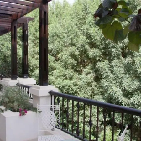 Villa House For 10 *