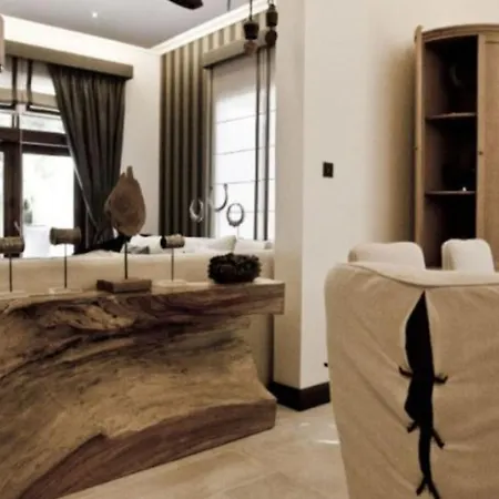House For 10 Villa *